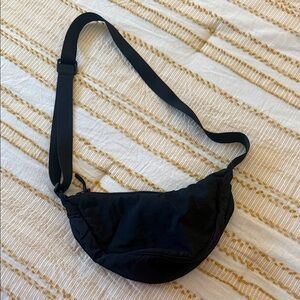Black Crossbody Sling Bag - Uniqlo